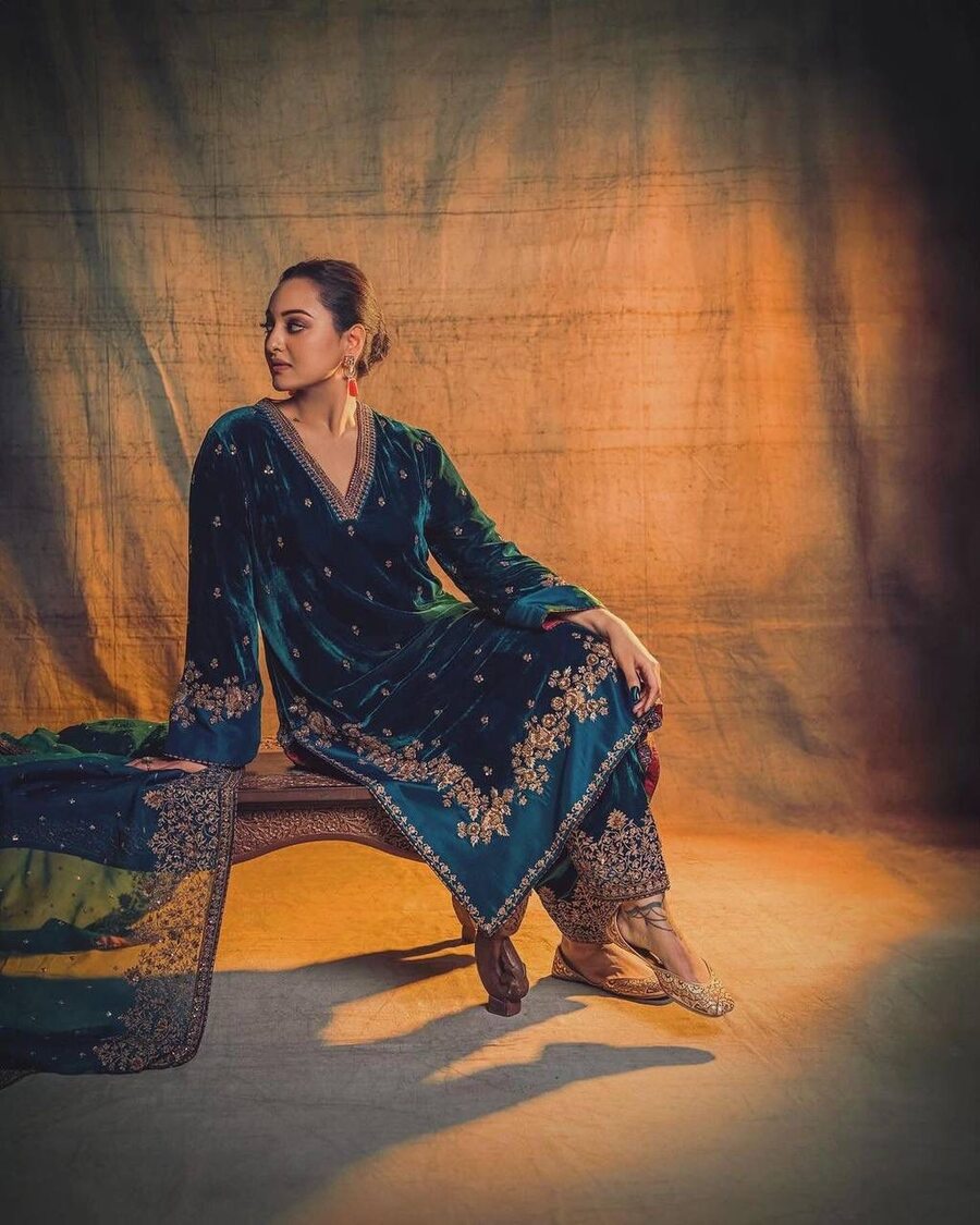 DESIGNER VELVET EMBROIDERY SEQUENCE WORK TOP PALAZZO WITH DUPATTA