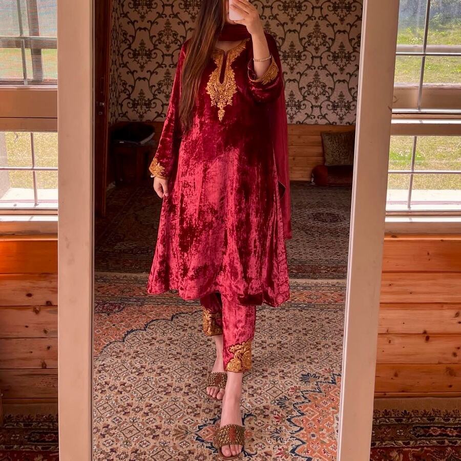 FASHIONABLE VELVET EMBROIDERY SEQUENCE WORK TOP BOTTOM WITH DUPATTA MAROON