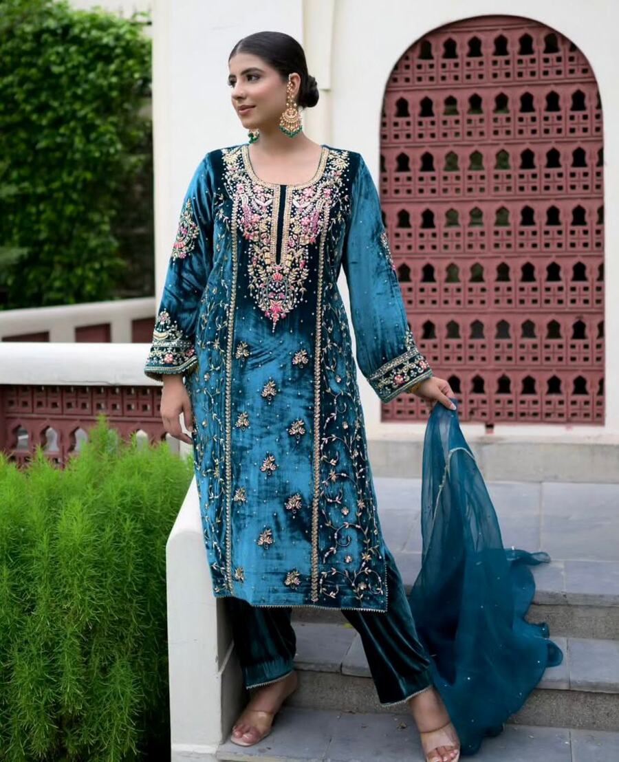 NEW ARRIVAL VISCOSE VELVET EMBROIDERY SEQUENCE MOTI WORK TOP PALAZZO