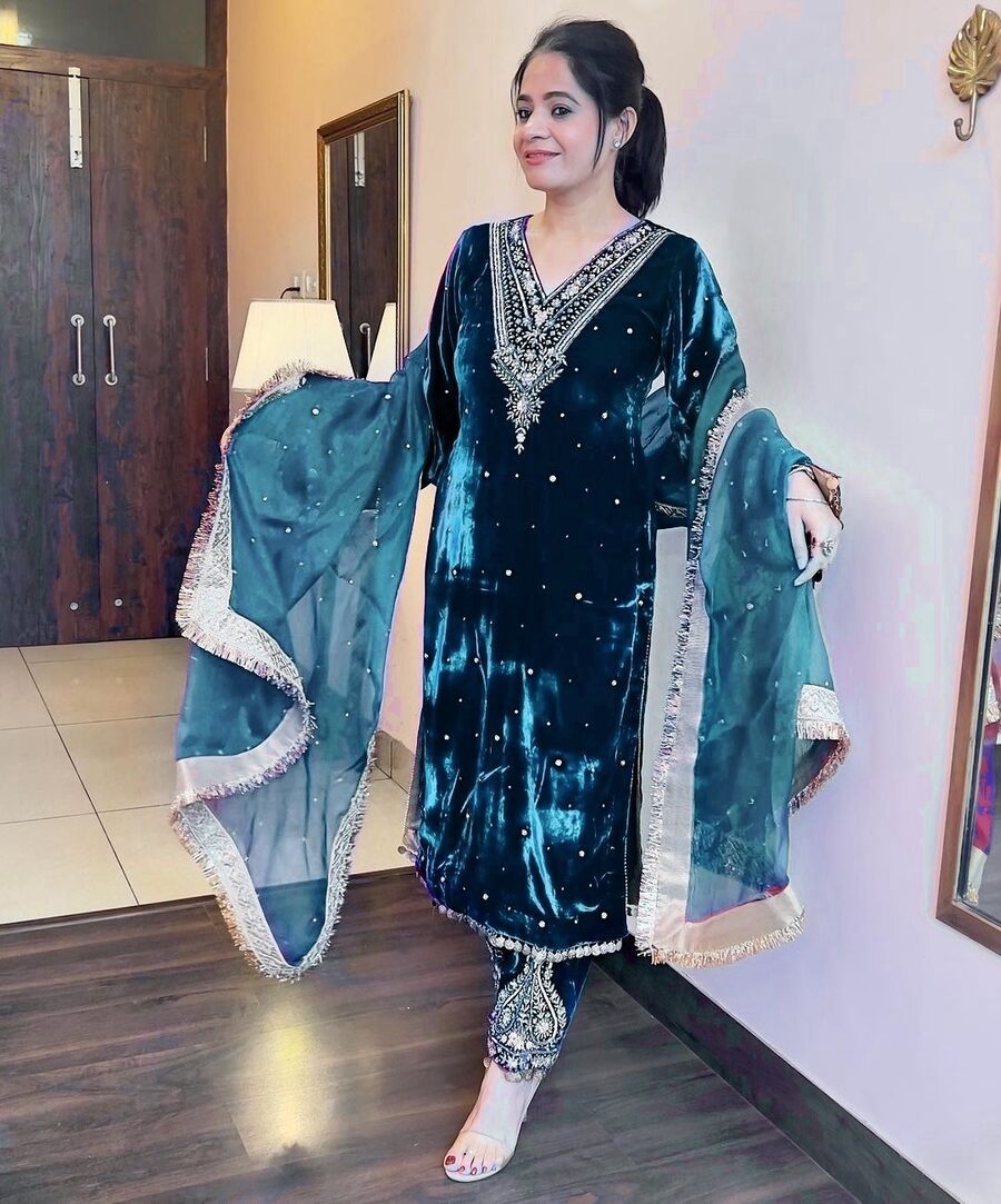 DESIGNER VISCOSE VELVET EMBROIDERY SEQUENCE MOTI WORK TOP BOTTOM WITH DUPATTA WINE